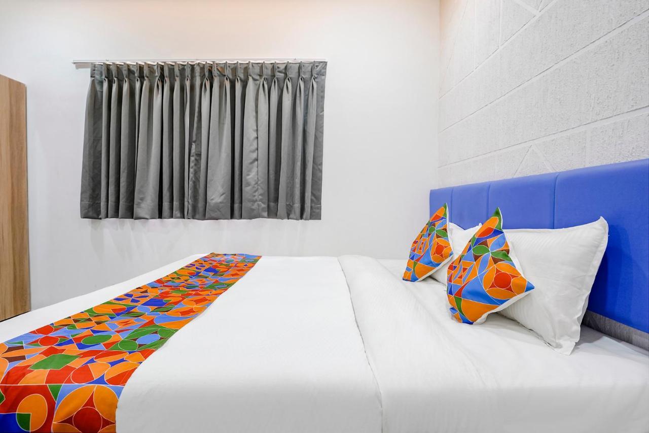 Fabhotel Vrundavan, Athwa Bhatha Экстерьер фото