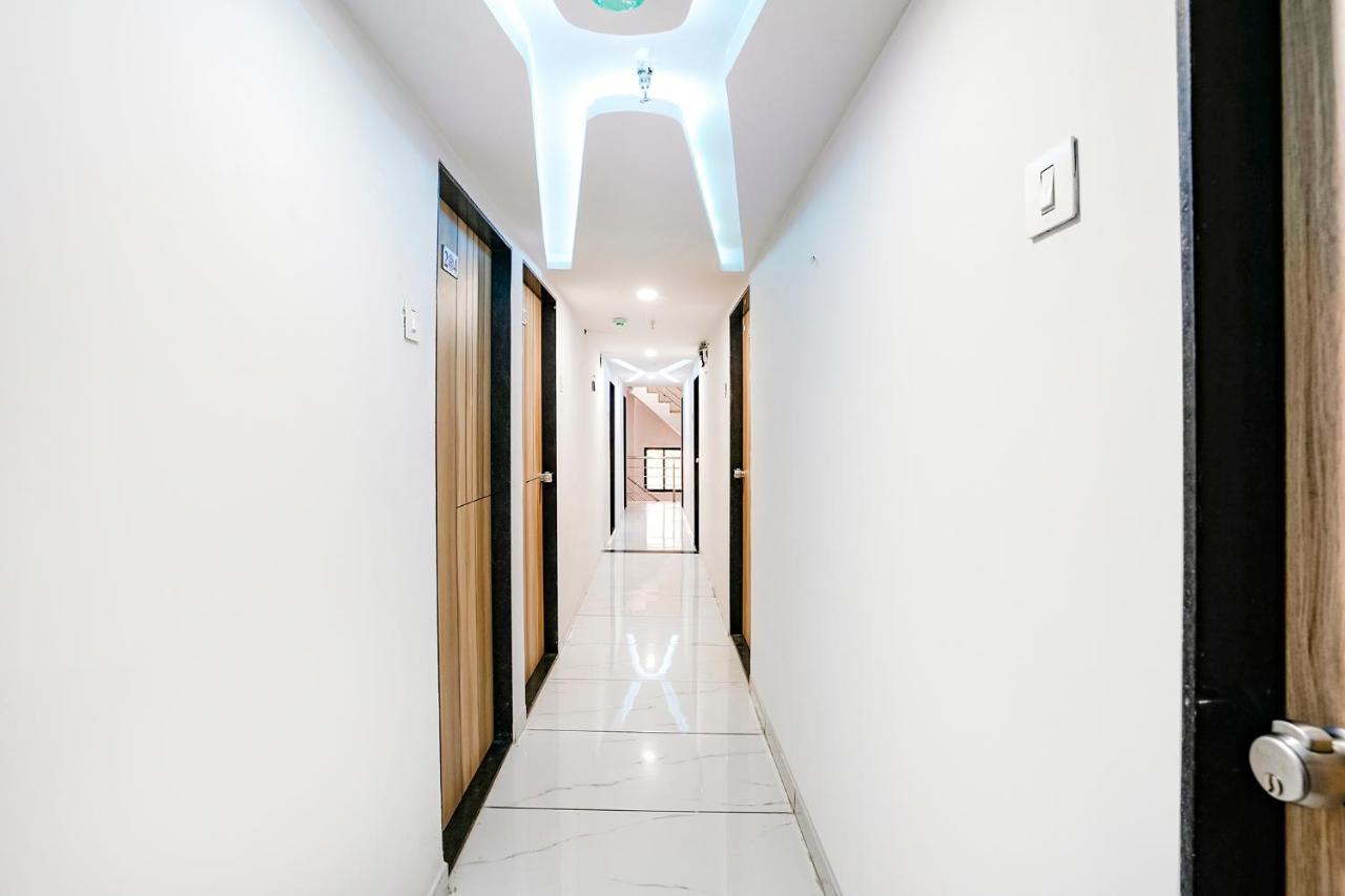Fabhotel Vrundavan, Athwa Bhatha Экстерьер фото