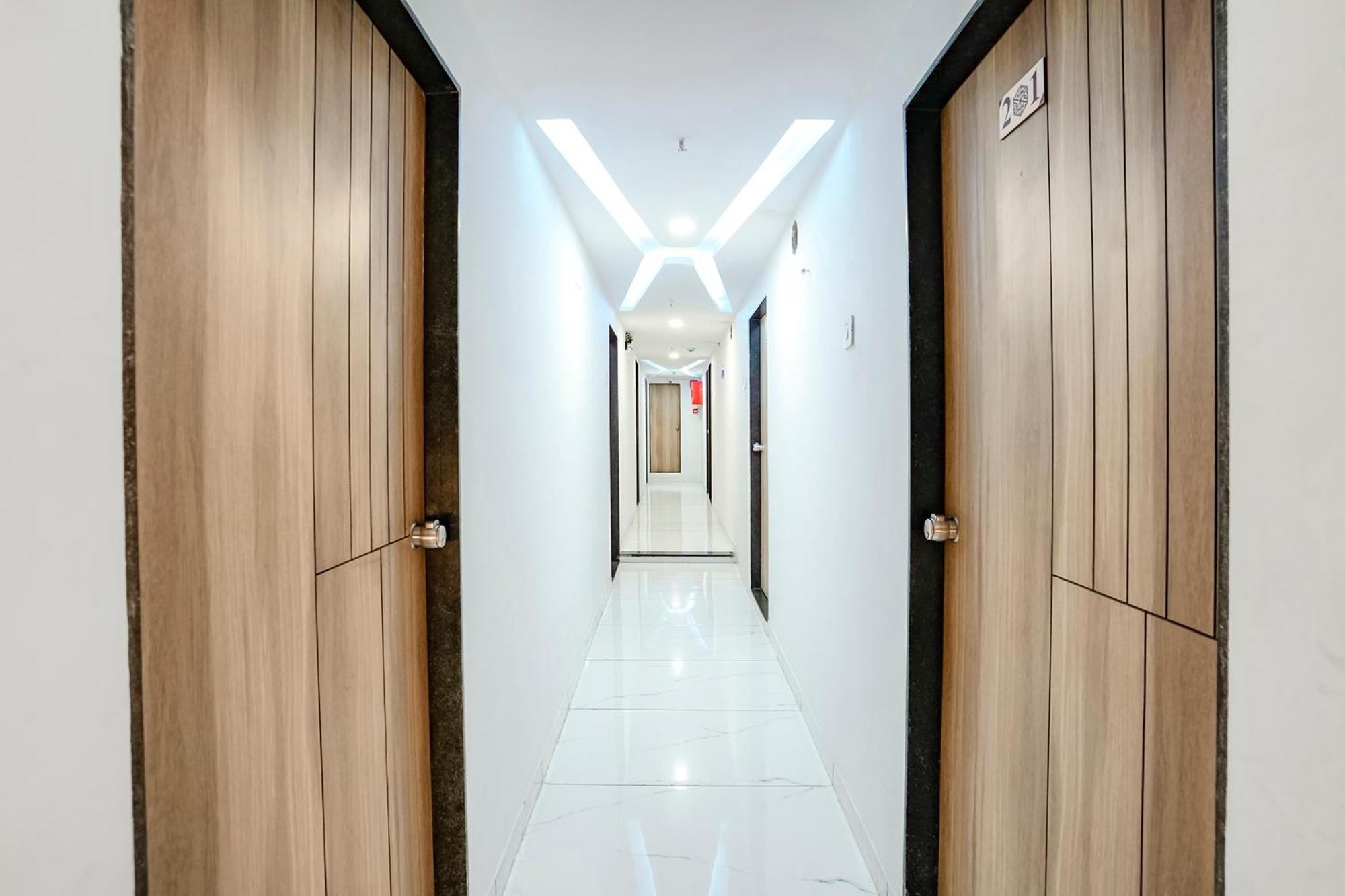 Fabhotel Vrundavan, Athwa Bhatha Экстерьер фото
