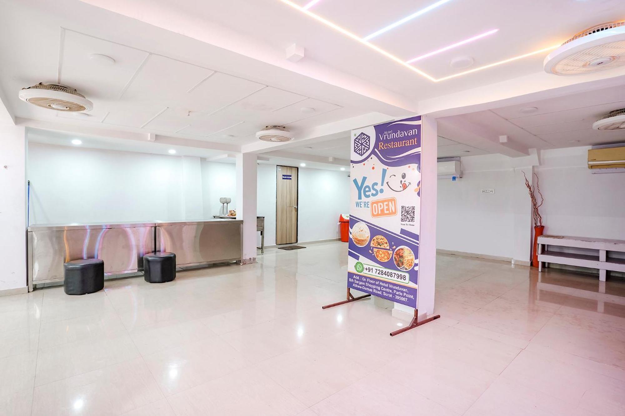 Fabhotel Vrundavan, Athwa Bhatha Экстерьер фото